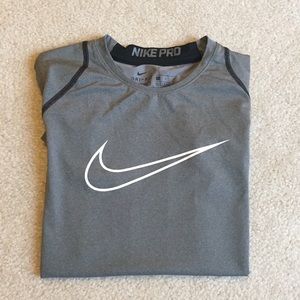 NIKE PRO DRI FIT PERFORMANCE SHIRT (YOUTH LARGE)